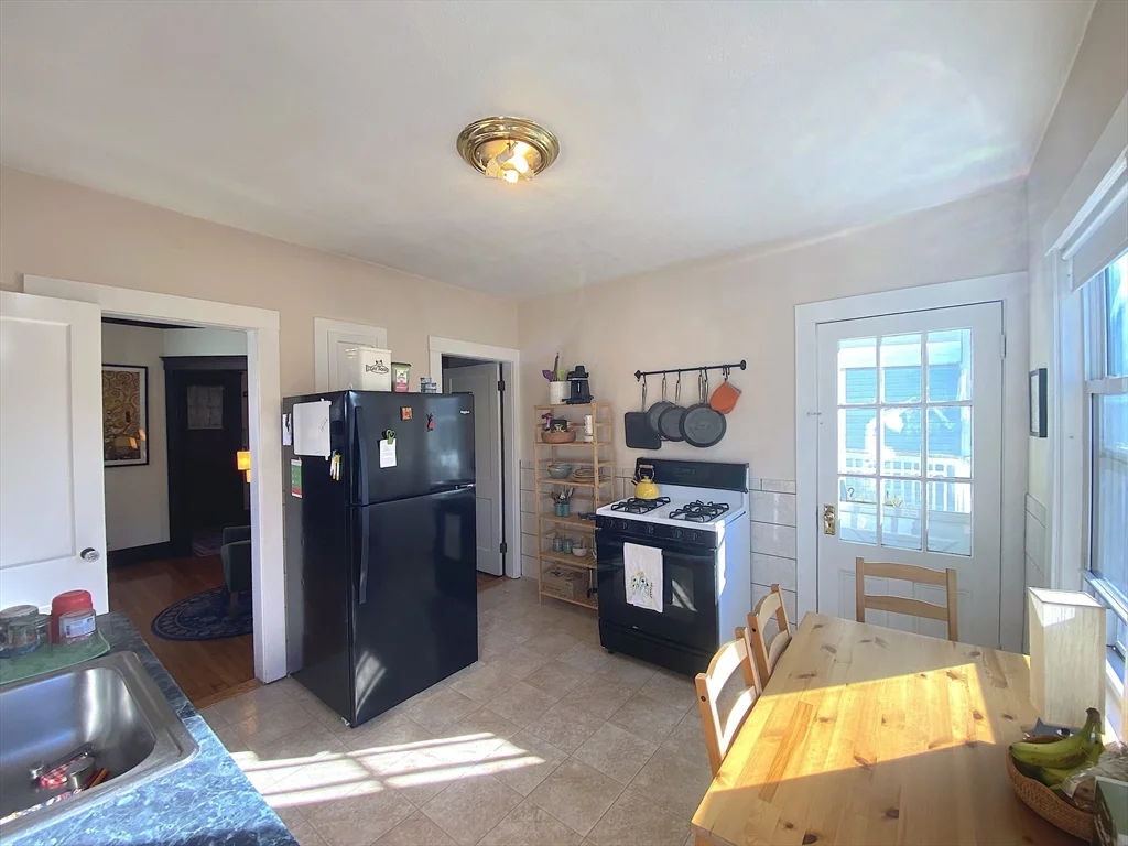 2 bed, 1 bath apartment for rent at 331 Hyde Park Ave Unit 3, Jamaica Plain — photo 15 of 26