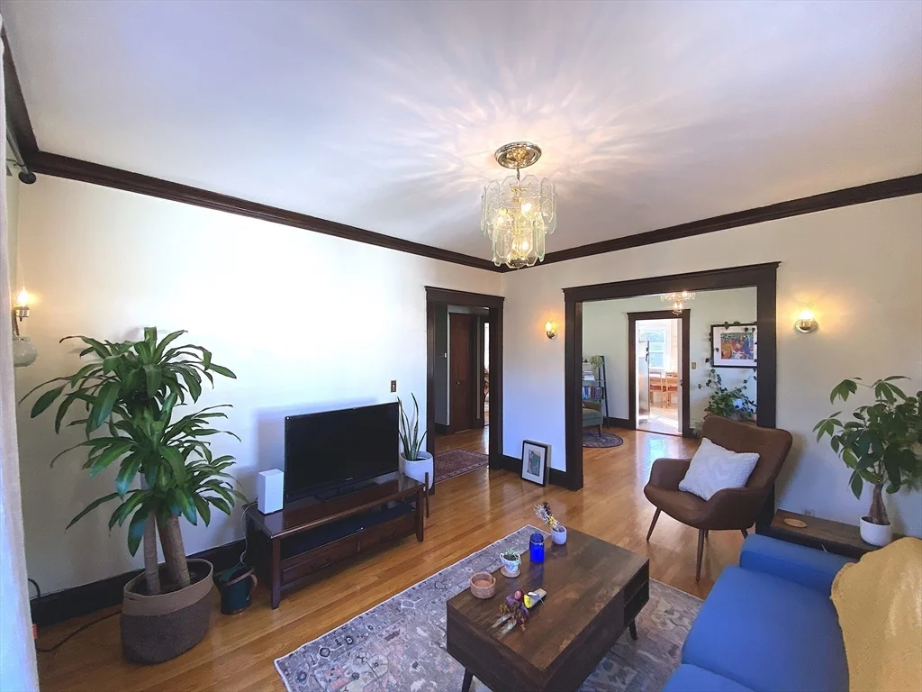 2 bed, 1 bath apartment for rent at 331 Hyde Park Ave Unit 3, Jamaica Plain — photo 4 of 26