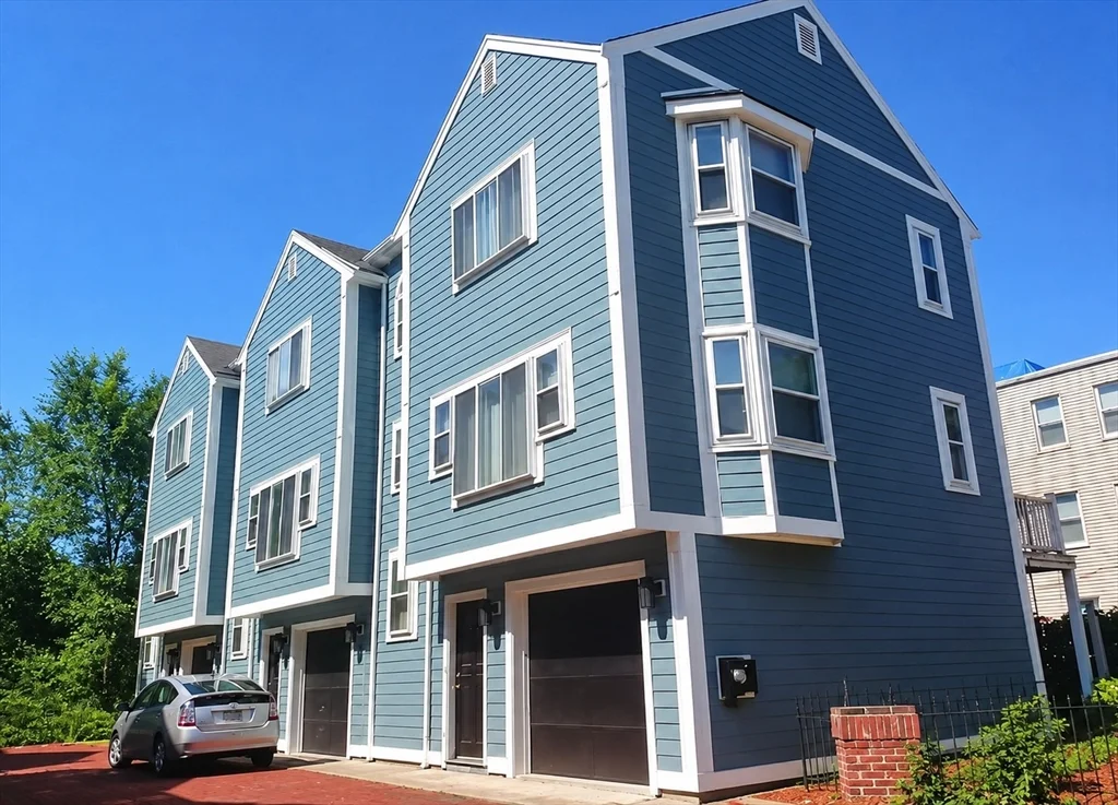 3 bed, 2 bath apartment for rent at 331 W 4th St Unit 331, South Boston — photo 15 of 16