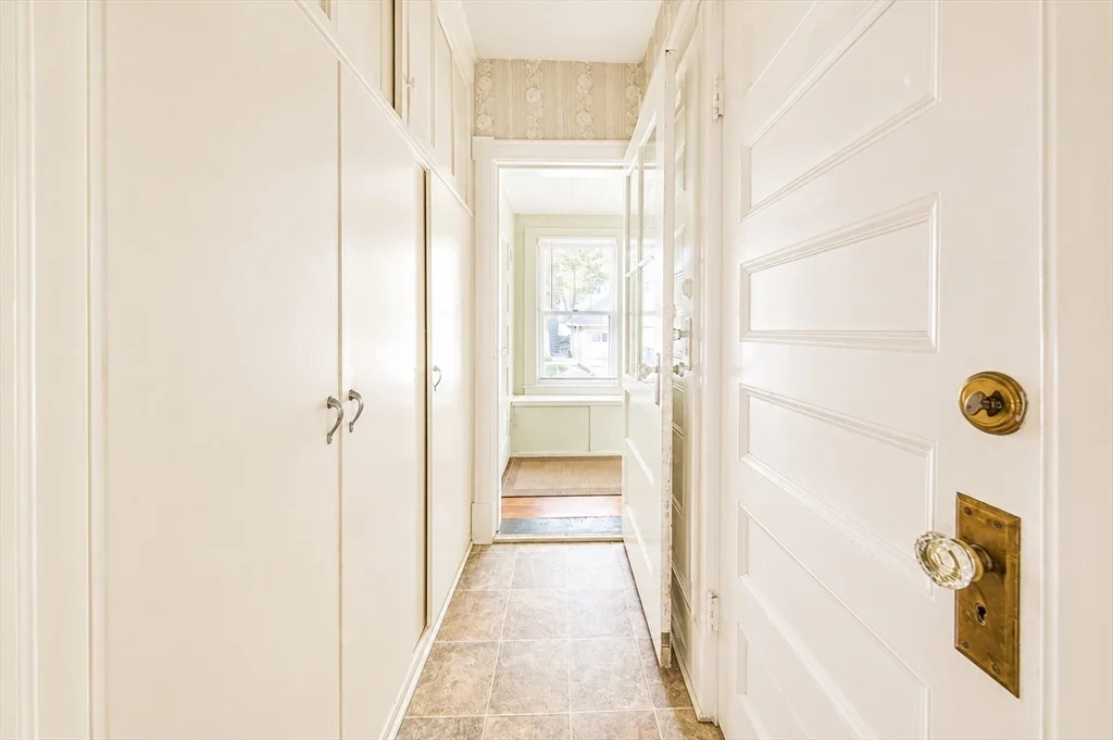2 bed, 1 bath apartment for rent at 332 Forest Park Ave Unit 332, Springfield — photo 11 of 18