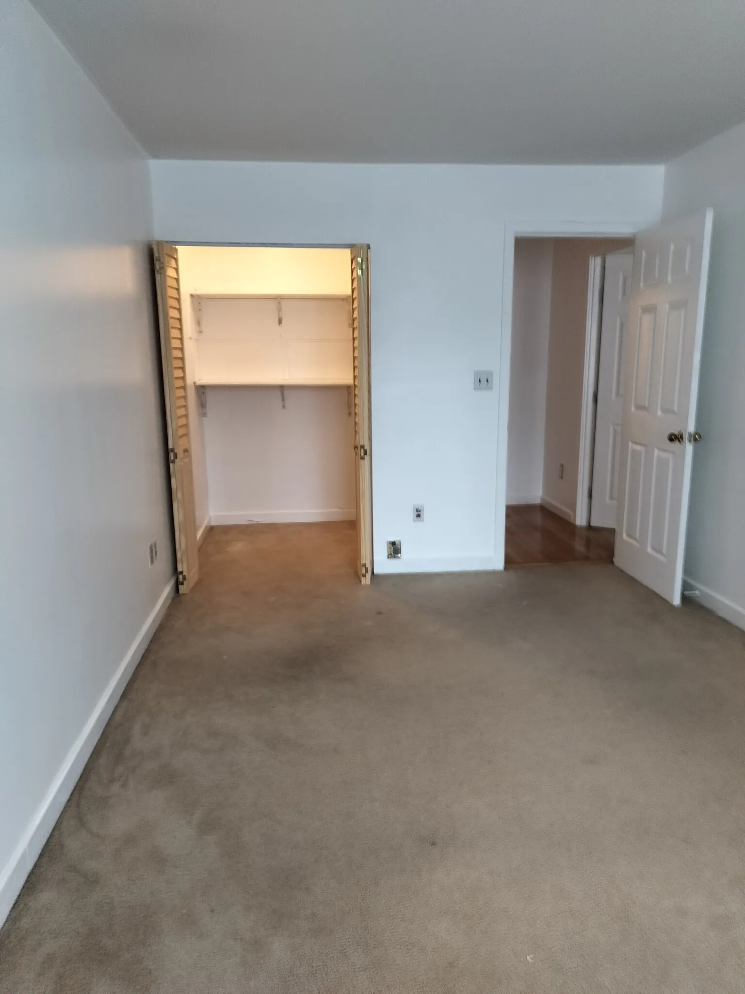 2 bed, 2 bath apartment for rent at 332 Franklin St Unit 101, Riverside — photo 7 of 10