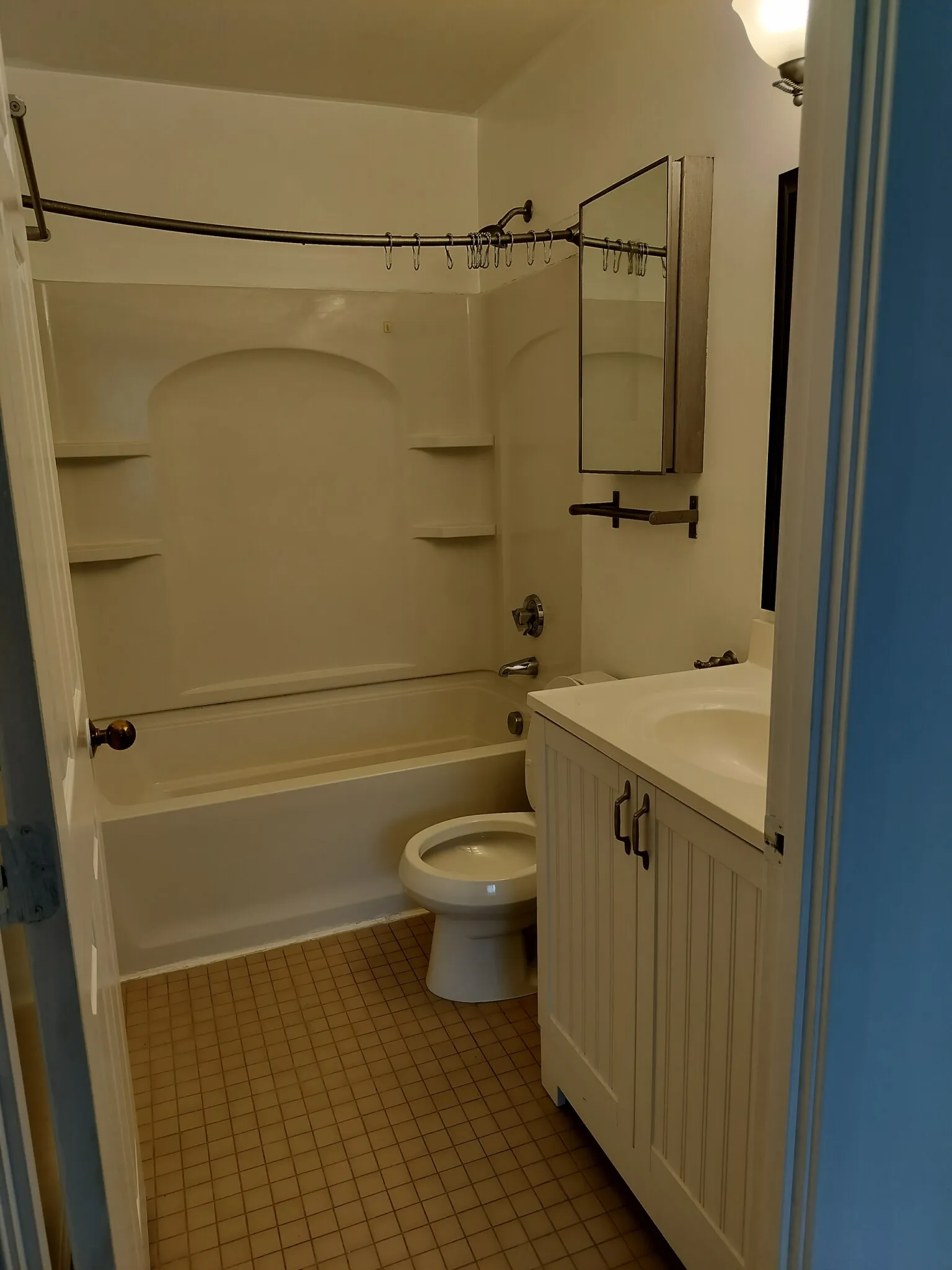 2 bed, 2 bath apartment for rent at 332 Franklin St Unit 101, Riverside — photo 8 of 10