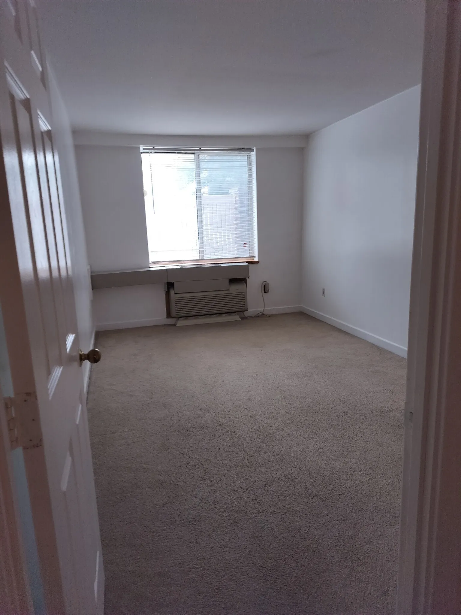 2 bed, 2 bath apartment for rent at 332 Franklin St Unit 101, Riverside — photo 6 of 10