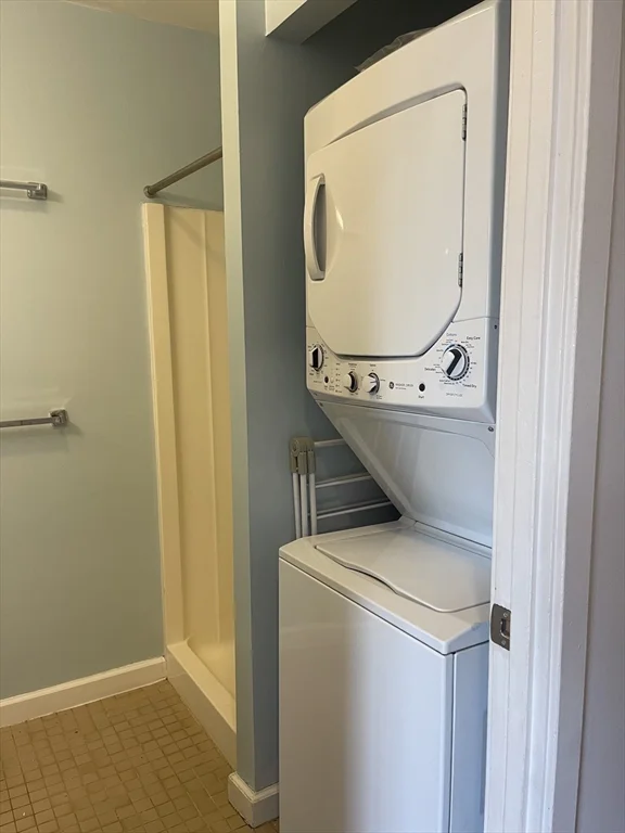 2 bed, 2 bath apartment for rent at 332 Franklin St Unit Unit 403, Riverside — photo 9 of 25