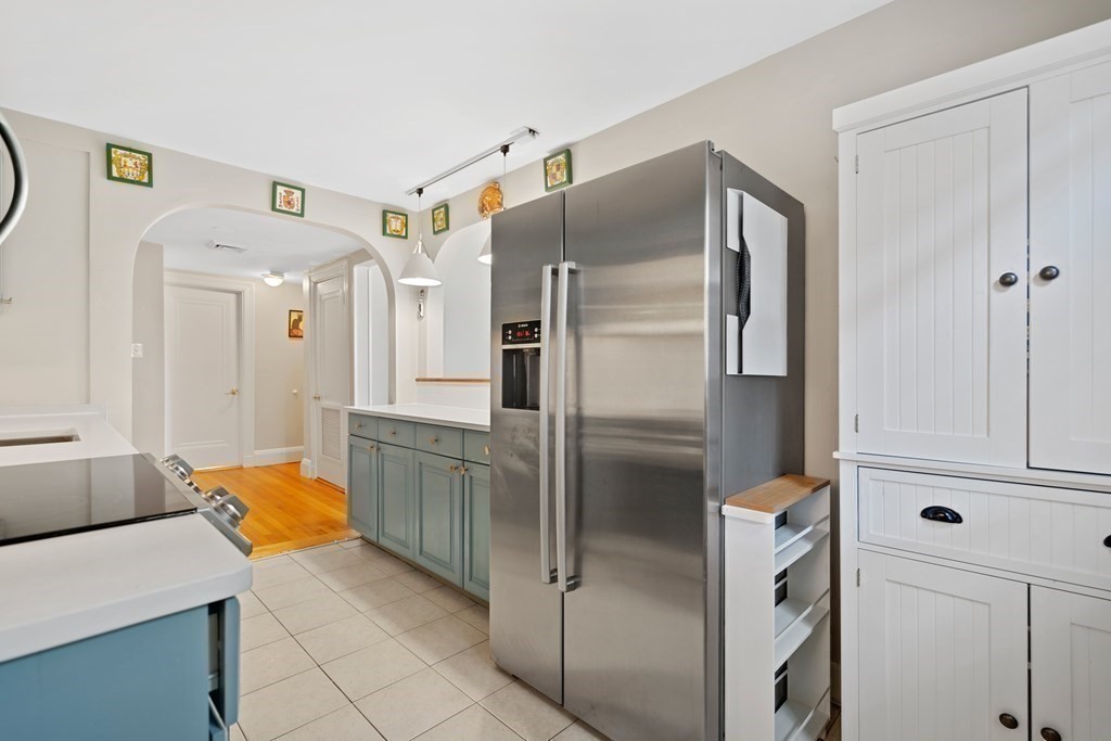 3 bed, 2 bath apartment for rent at 332 Jamaicaway Unit 5, Jamaica Plain — photo 7 of 23