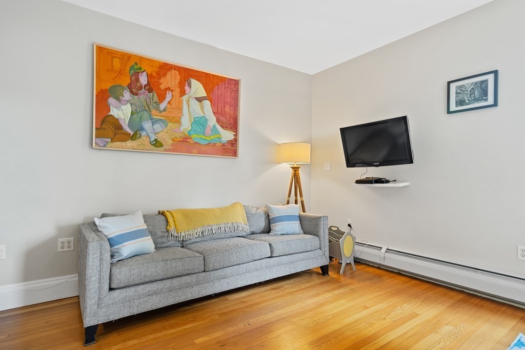 3 bed, 2 bath apartment for rent at 332 Jamaicaway Unit 5, Jamaica Plain — photo 2 of 23