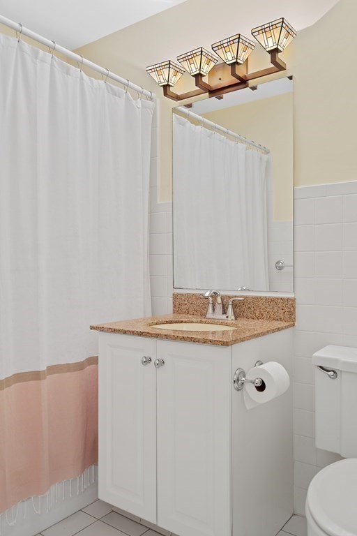 3 bed, 2 bath apartment for rent at 332 Jamaicaway Unit 5, Jamaica Plain — photo 20 of 23