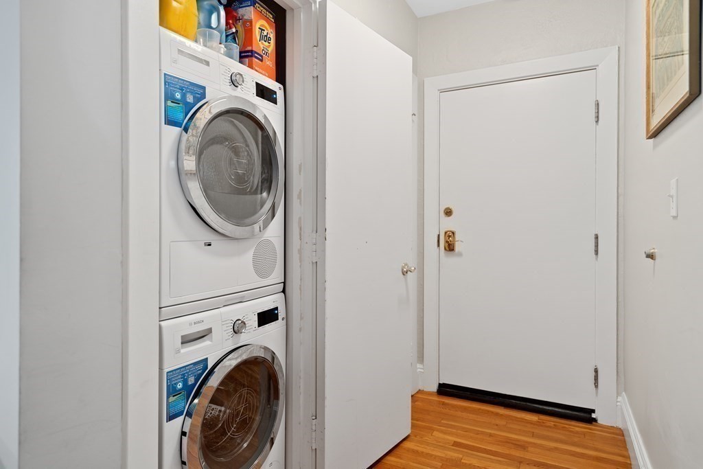 3 bed, 2 bath apartment for rent at 332 Jamaicaway Unit 5, Jamaica Plain — photo 21 of 23