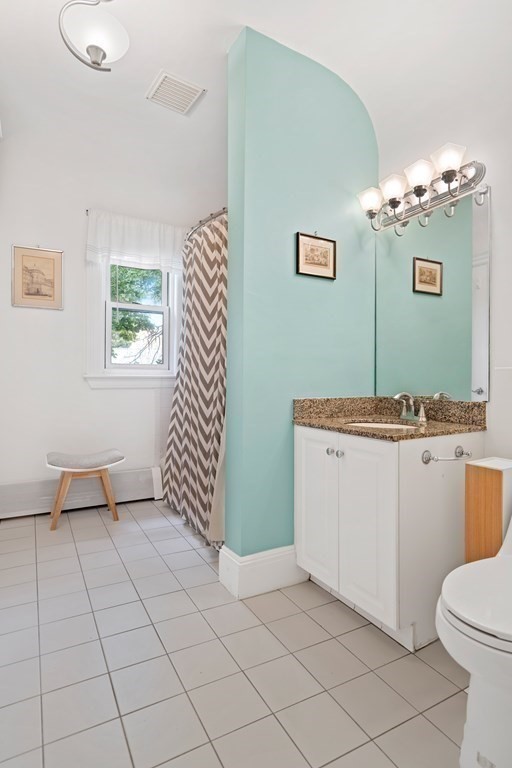 3 bed, 2 bath apartment for rent at 332 Jamaicaway Unit 5, Jamaica Plain — photo 16 of 23