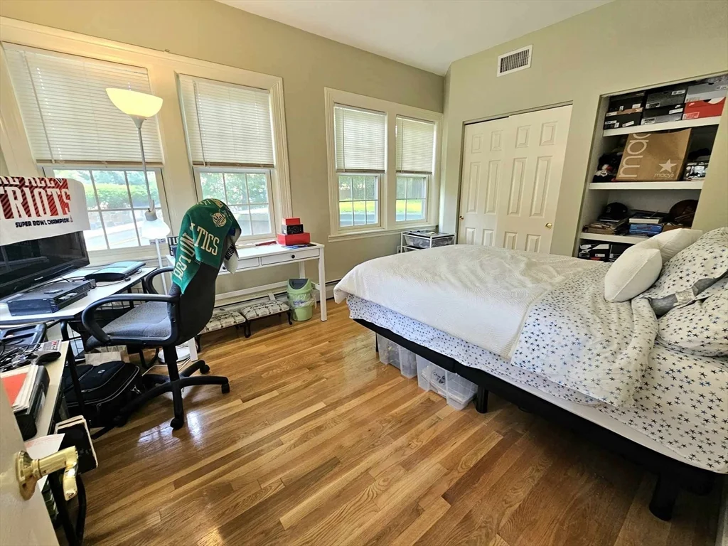 1 bed, 1 bath apartment for rent at 332 Jamaicaway Unit 2, Jamaica Plain — photo 20 of 34