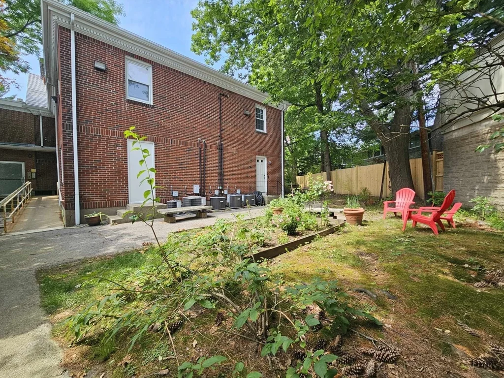 1 bed, 1 bath apartment for rent at 332 Jamaicaway Unit 2, Jamaica Plain — photo 32 of 34