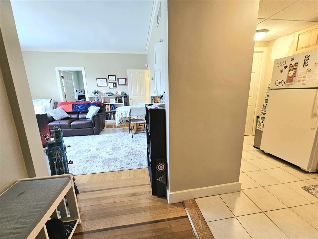 1 bed, 1 bath apartment for rent at 332 Jamaicaway Unit 2, Jamaica Plain — photo 8 of 34