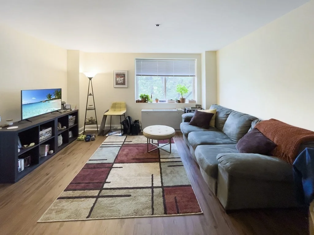 1 bed, 1 bath apartment for rent at 332 Jamaicaway Unit 306, Jamaica Plain — photo 10 of 11