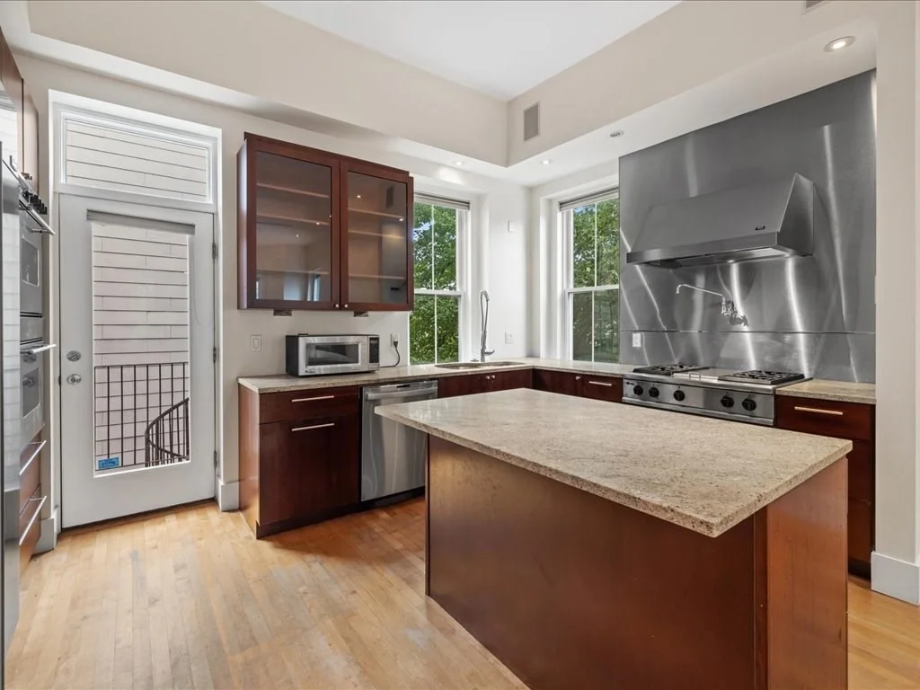 2 bed, 2 bath apartment for rent at 332 K Unit 2, South Boston — photo 2 of 33