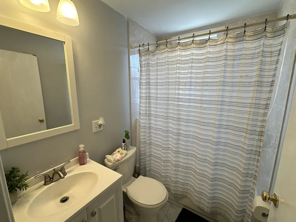 2 bed, 1 bath apartment for rent at 332 Main St Unit 1L, Everett — photo 10 of 24
