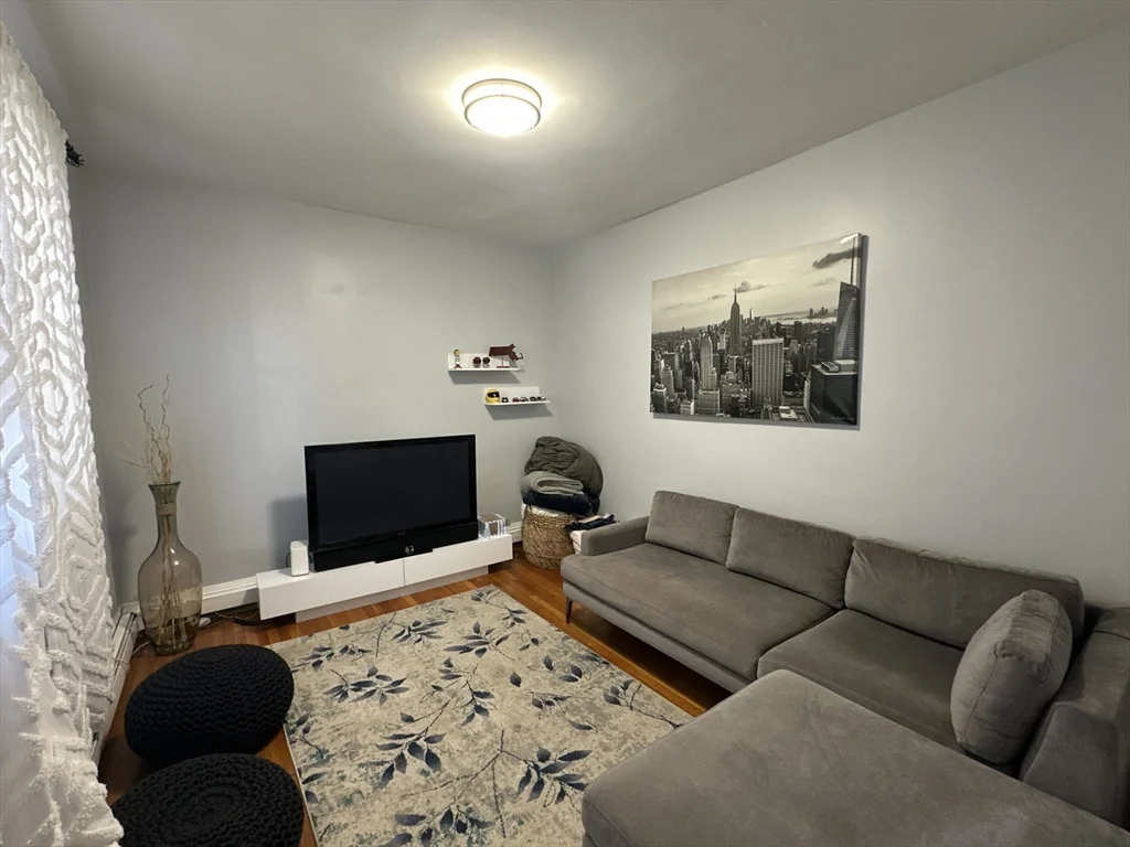 2 bed, 1 bath apartment for rent at 332 Main St Unit 1L, Everett — photo 2 of 24