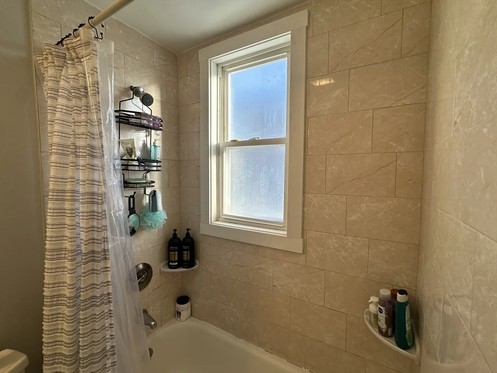 2 bed, 1 bath apartment for rent at 332 Main St Unit 1L, Everett — photo 11 of 24