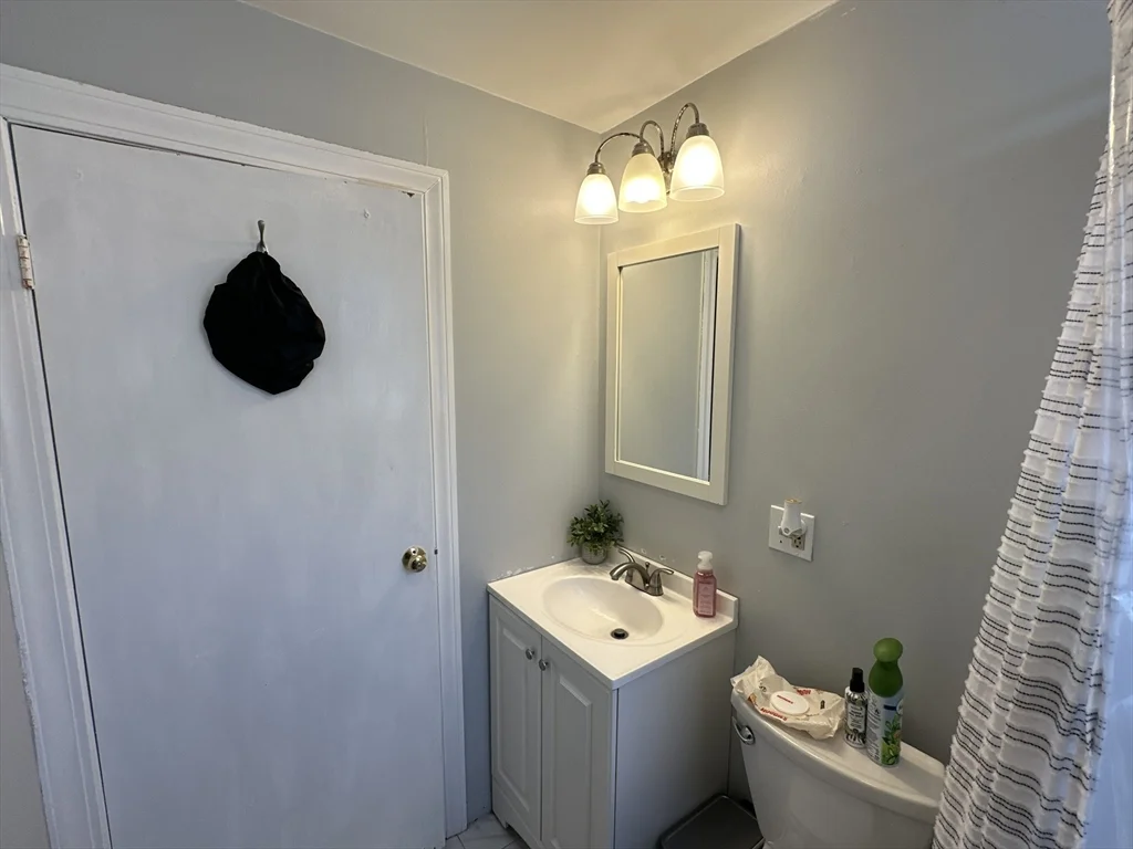 2 bed, 1 bath apartment for rent at 332 Main St Unit 1L, Everett — photo 12 of 24