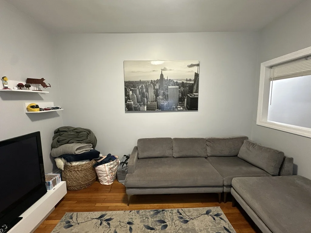 2 bed, 1 bath apartment for rent at 332 Main St Unit 1L, Everett — photo 3 of 24