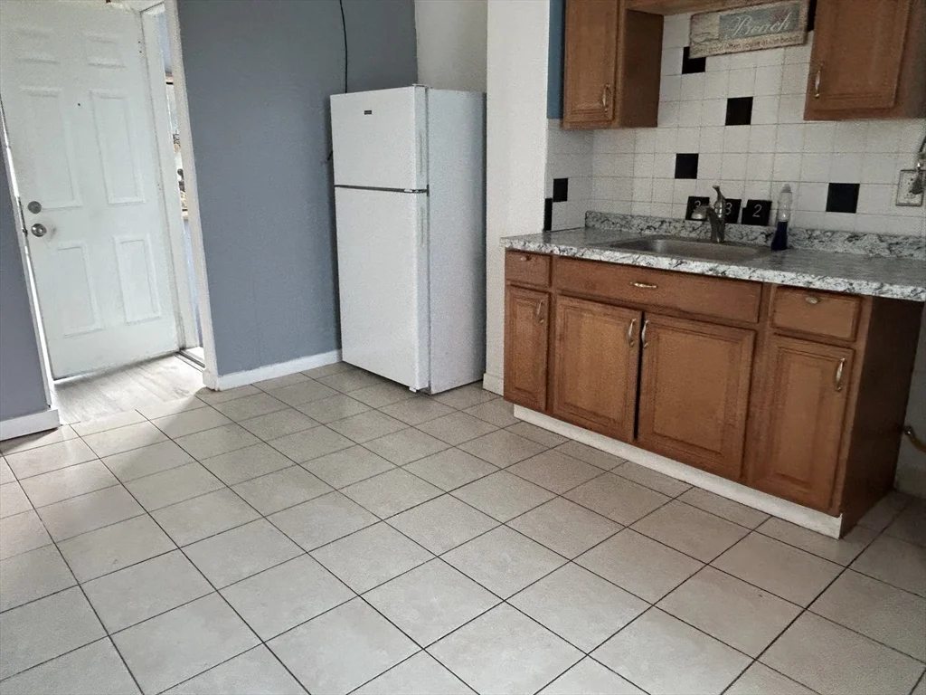 1 bed, 1 bath apartment for rent at 332 Revere Beach Blvd Unit 7, Revere — photo 2 of 8