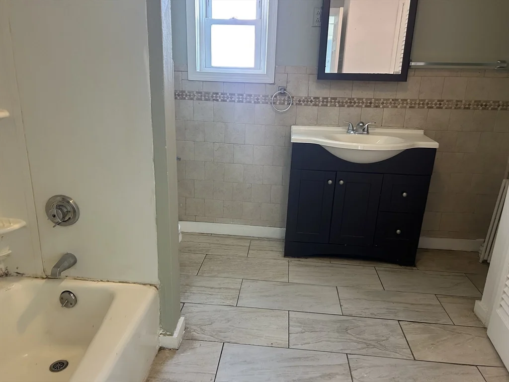 1 bed, 1 bath apartment for rent at 332 Revere Beach Blvd Unit 7, Revere — photo 7 of 8