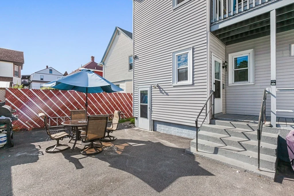 3 bed, 1 bath apartment for rent at 332 Shirley Unit 2, Winthrop — photo 24 of 29