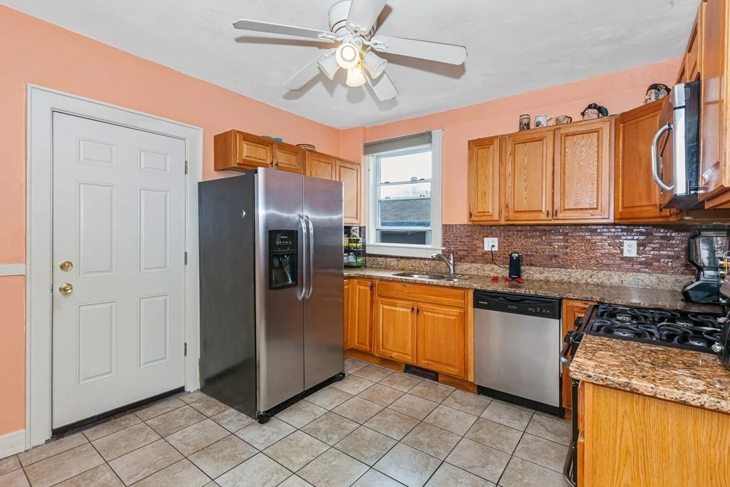 3 bed, 1 bath apartment for rent at 332 Shirley Unit 2, Winthrop — photo 9 of 29
