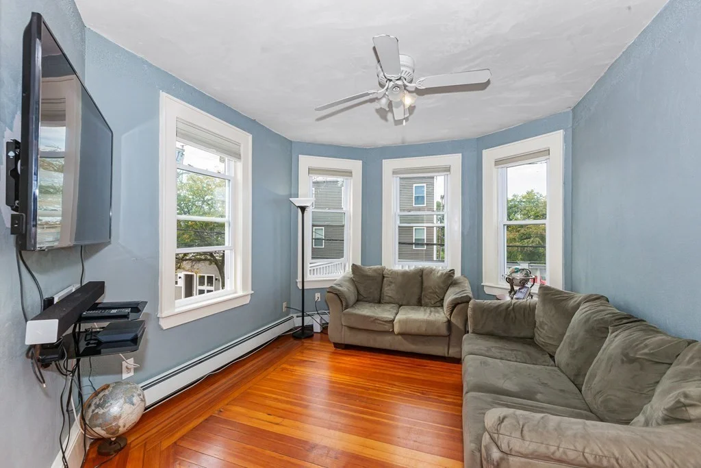3 bed, 1 bath apartment for rent at 332 Shirley Unit 2, Winthrop — photo 6 of 29