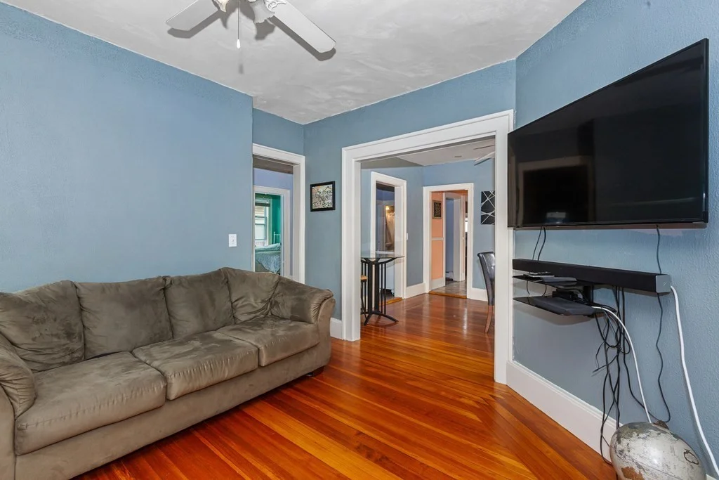 3 bed, 1 bath apartment for rent at 332 Shirley Unit 2, Winthrop — photo 5 of 29