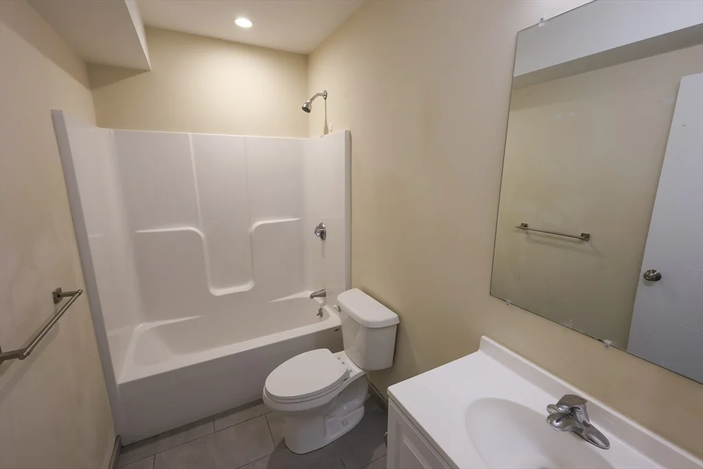 3 bed, 2 bath apartment for rent at 332 Talbot Ave Unit 13, Dorchester — photo 6 of 19