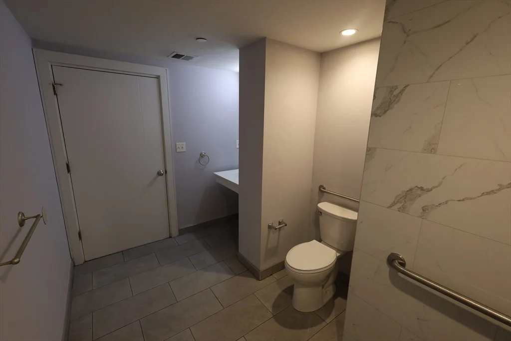 1 bed, 1 bath apartment for rent at 332 Talbot Ave Unit 2, Dorchester — photo 8 of 9