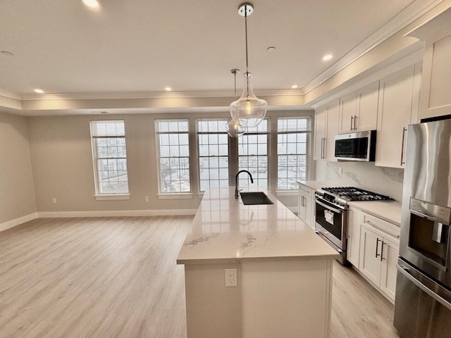 2 bed, 1 bath apartment for rent at 332 Victory Rd Unit 302, Marina Bay — photo 3 of 9