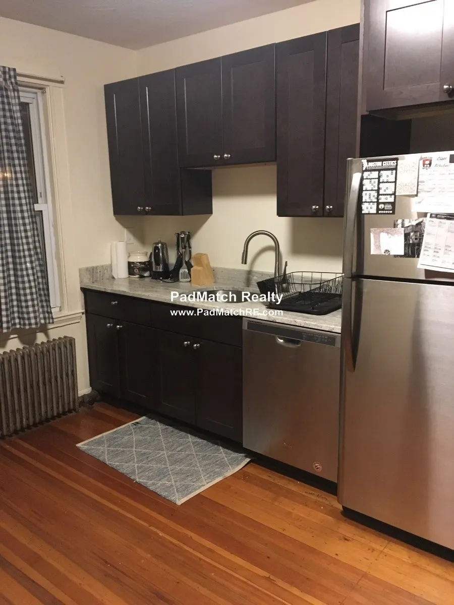 3 bed, 1 bath apartment for rent at 333 Alewife Brook Pkwa Unit 2, West Somerville — photo 5 of 11