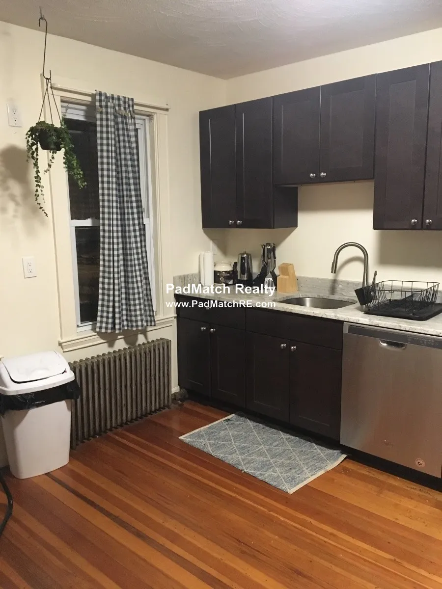 3 bed, 1 bath apartment for rent at 333 Alewife Brook Pkwa Unit 2, West Somerville — photo 4 of 11
