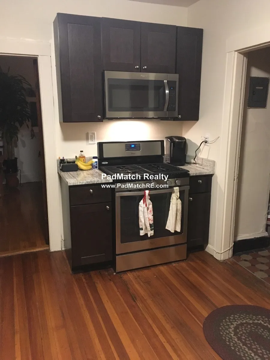 3 bed, 1 bath apartment for rent at 333 Alewife Brook Pkwa Unit 2, West Somerville — photo 3 of 11