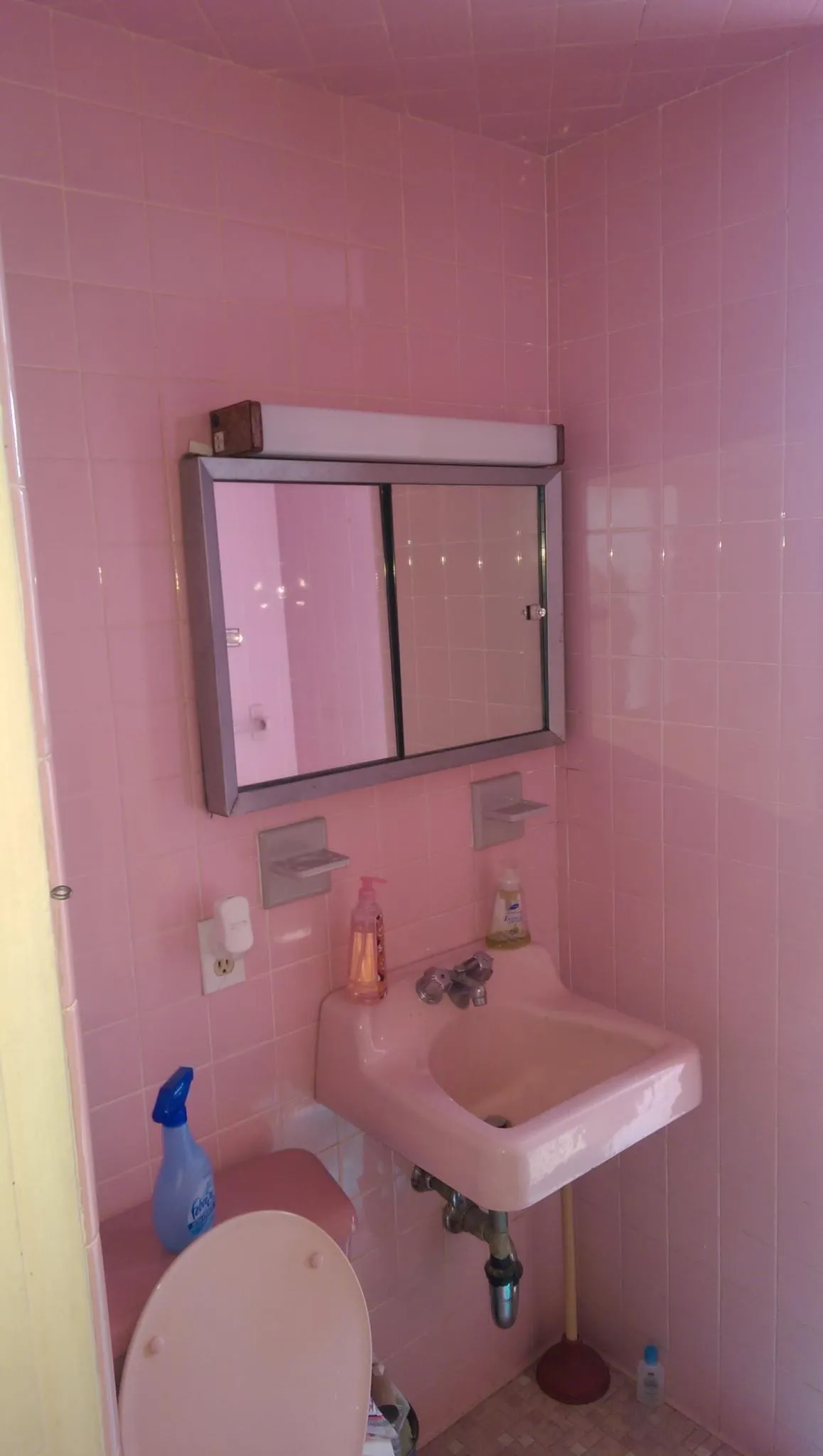 3 bed, 1 bath apartment for rent at 333 Alewife Brook Pkwa Unit 2a, West Somerville — photo 4 of 13