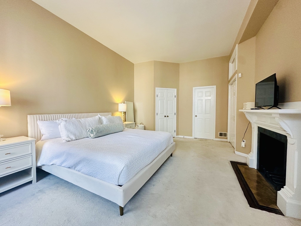 2 bed, 2 bath apartment for rent at 333 Beacon St Unit 3, Back Bay — photo 13 of 19