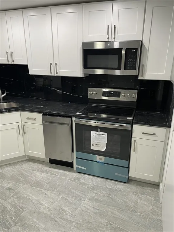 1 bed, 1 bath apartment for rent at 333 Central St Unit 1H, Saugus — photo 1 of 8