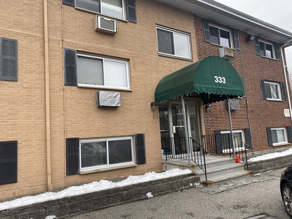 1 bed, 1 bath apartment for rent at 333 Central Unit 1F, Saugus — photo 1 of 13