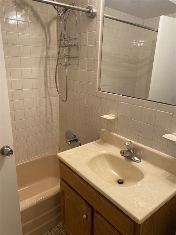 1 bed, 1 bath apartment for rent at 333 Central Unit 1F, Saugus — photo 12 of 13