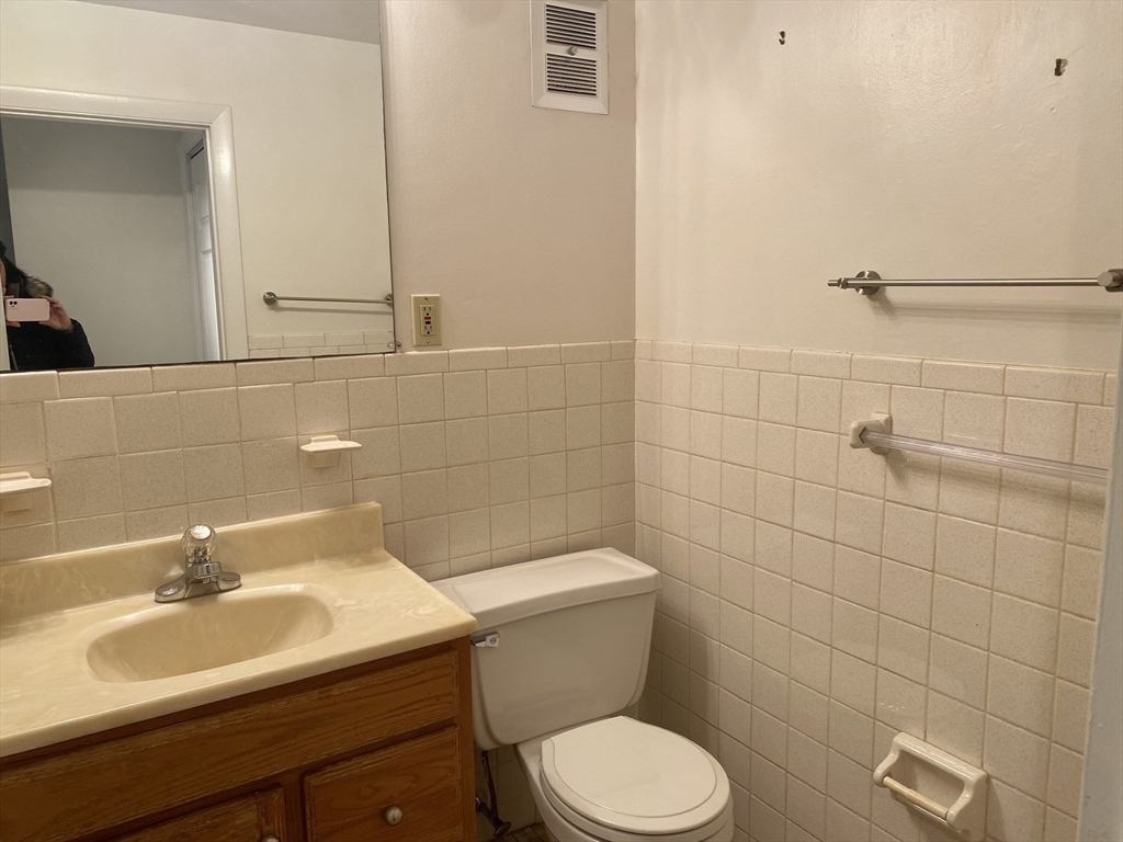 1 bed, 1 bath apartment for rent at 333 Central Unit 1F, Saugus — photo 11 of 13