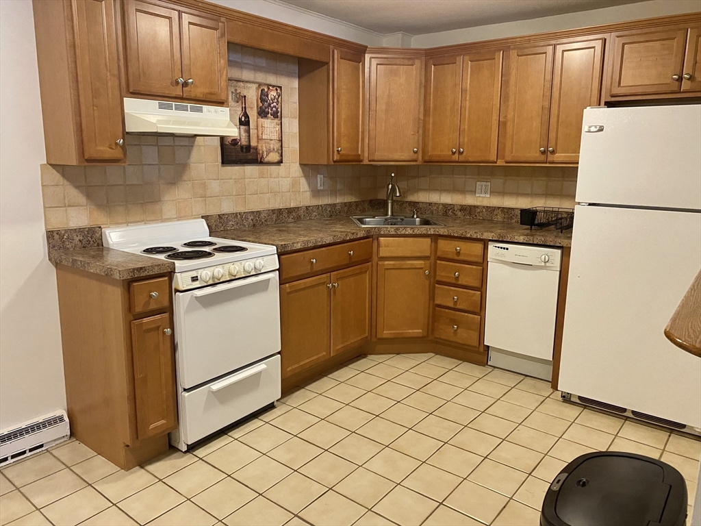 1 bed, 1 bath apartment for rent at 333 Central Unit 1F, Saugus — photo 3 of 13