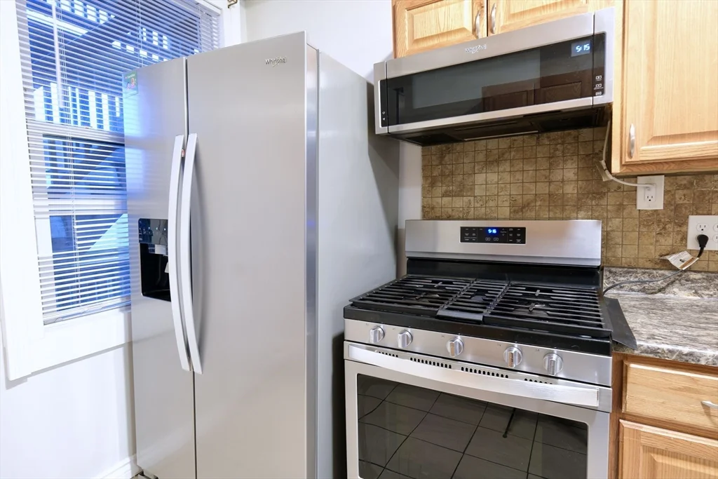 4 bed, 1 bath apartment for rent at 333 Centre Unit E, Jamaica Plain — photo 1 of 16
