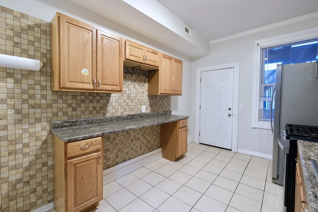 4 bed, 1 bath apartment for rent at 333 Centre Unit E, Jamaica Plain — photo 16 of 16