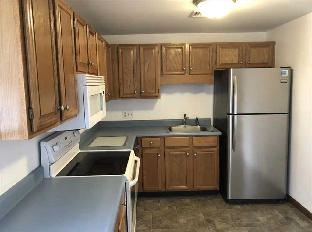 2 bed, 1 bath apartment for rent at 333 First Street Boulevard Unit 312, Centralville — photo 2 of 20