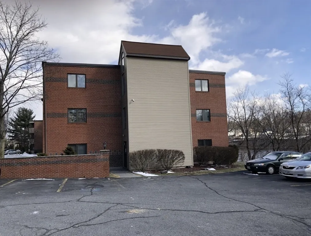 2 bed, 1 bath apartment for rent at 333 First Street Boulevard Unit 312, Centralville — photo 14 of 20