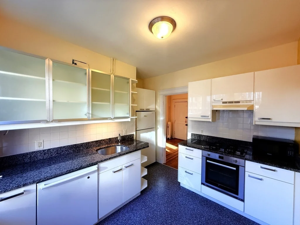 2 bed, 1 bath apartment for rent at 333 Harvard St Unit 4, Mid-Cambridge — photo 11 of 12