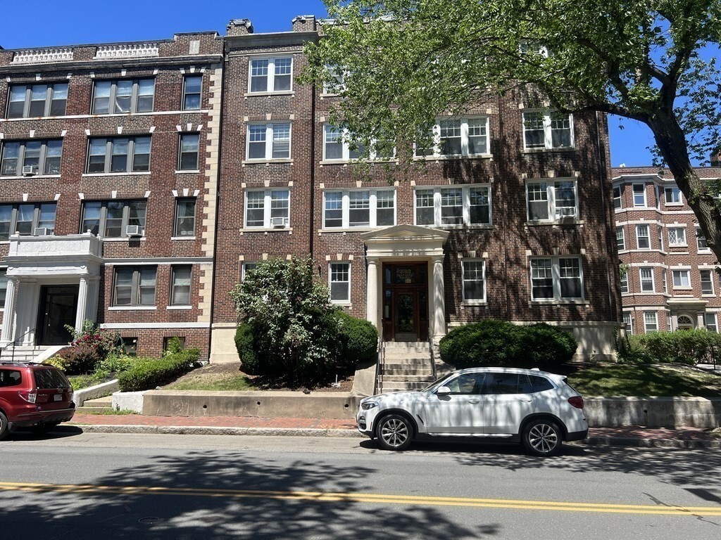 2 bed, 1 bath apartment for rent at 333 Harvard St Unit 4A, Mid-Cambridge — photo 2 of 5