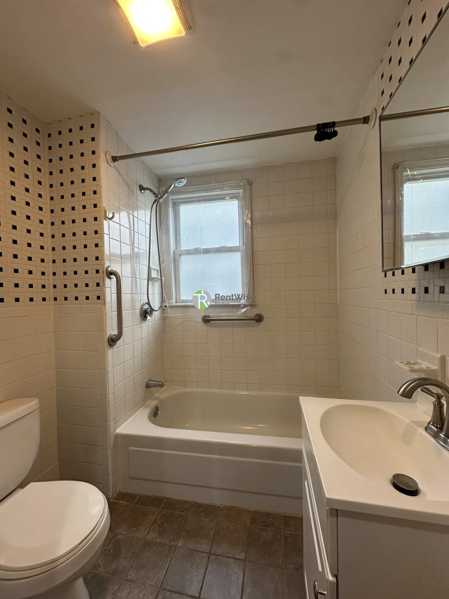 1 bed, 1 bath apartment for rent at 333 Medford St Unit 1, Malden — photo 12 of 13