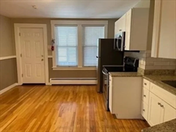 1 bed, 1 bath apartment for rent at 333 Oak Hill Rd Unit 3R, Fitchburg — photo 2 of 10